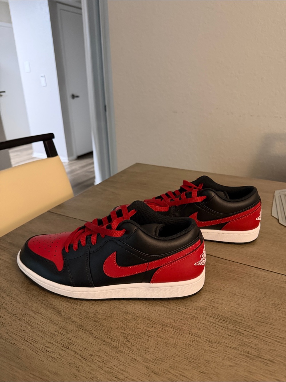 Nike Air Jordan 1 Low - Black & Red